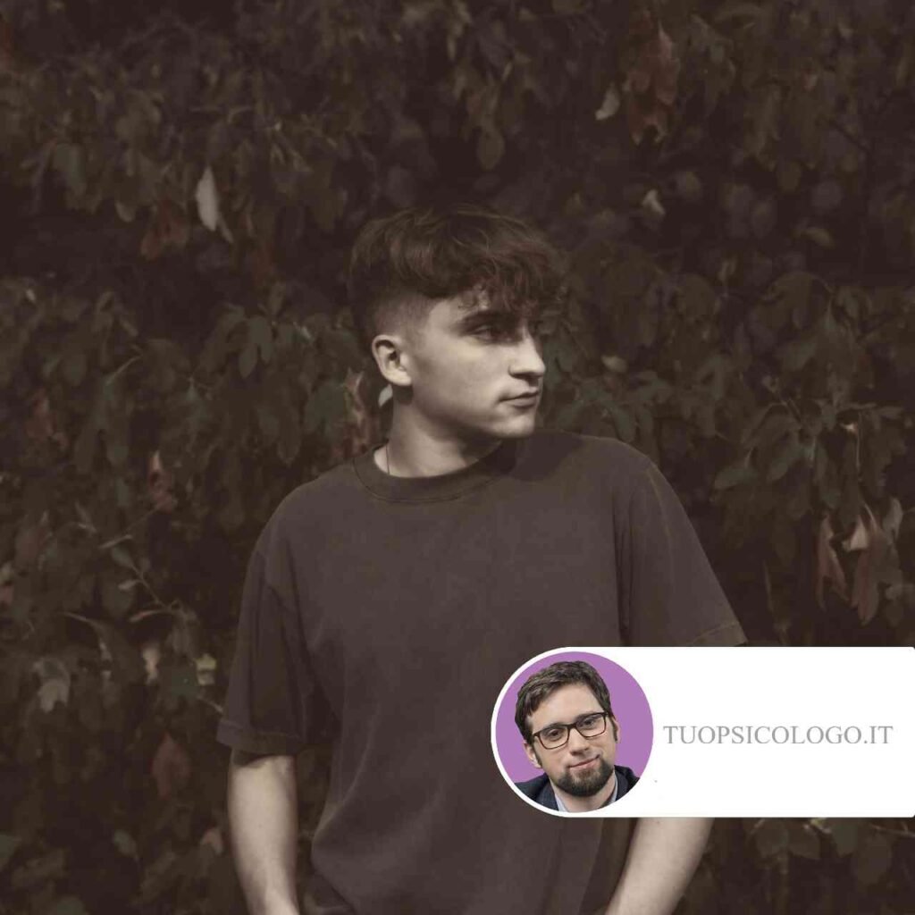 come aiutare un ragazzo introverso